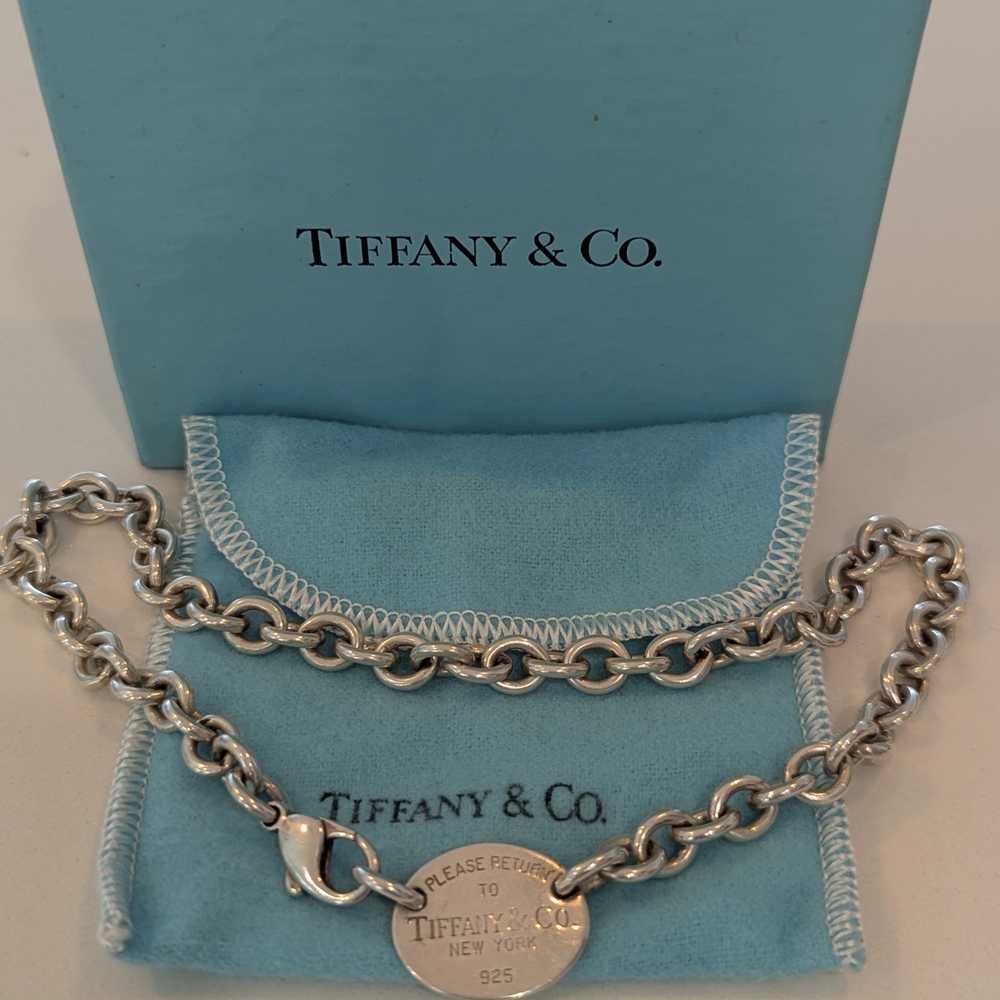 Authentic Tiffany & Co. Sterling Silver Chain Logo Choker. Original Pouch & Box